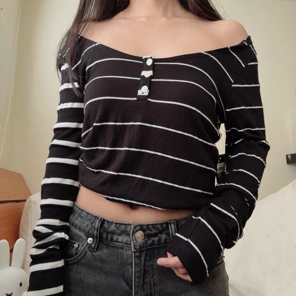 NWT Volcom Black and White Striped Button Henley Long Sleeve Top